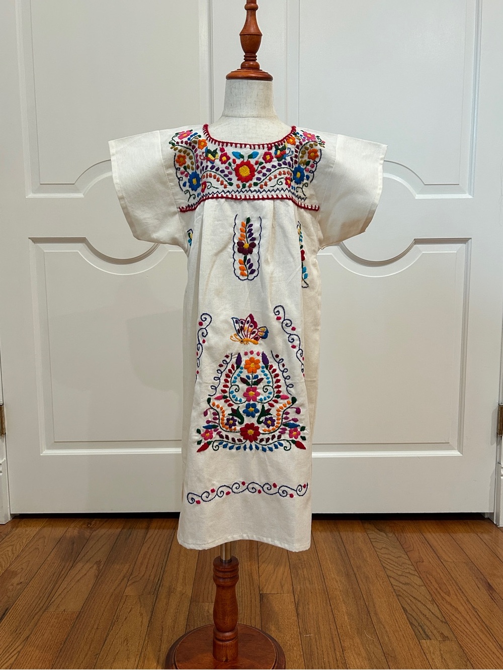 Tehuacan Girls Mexican Dress hand embroidery.